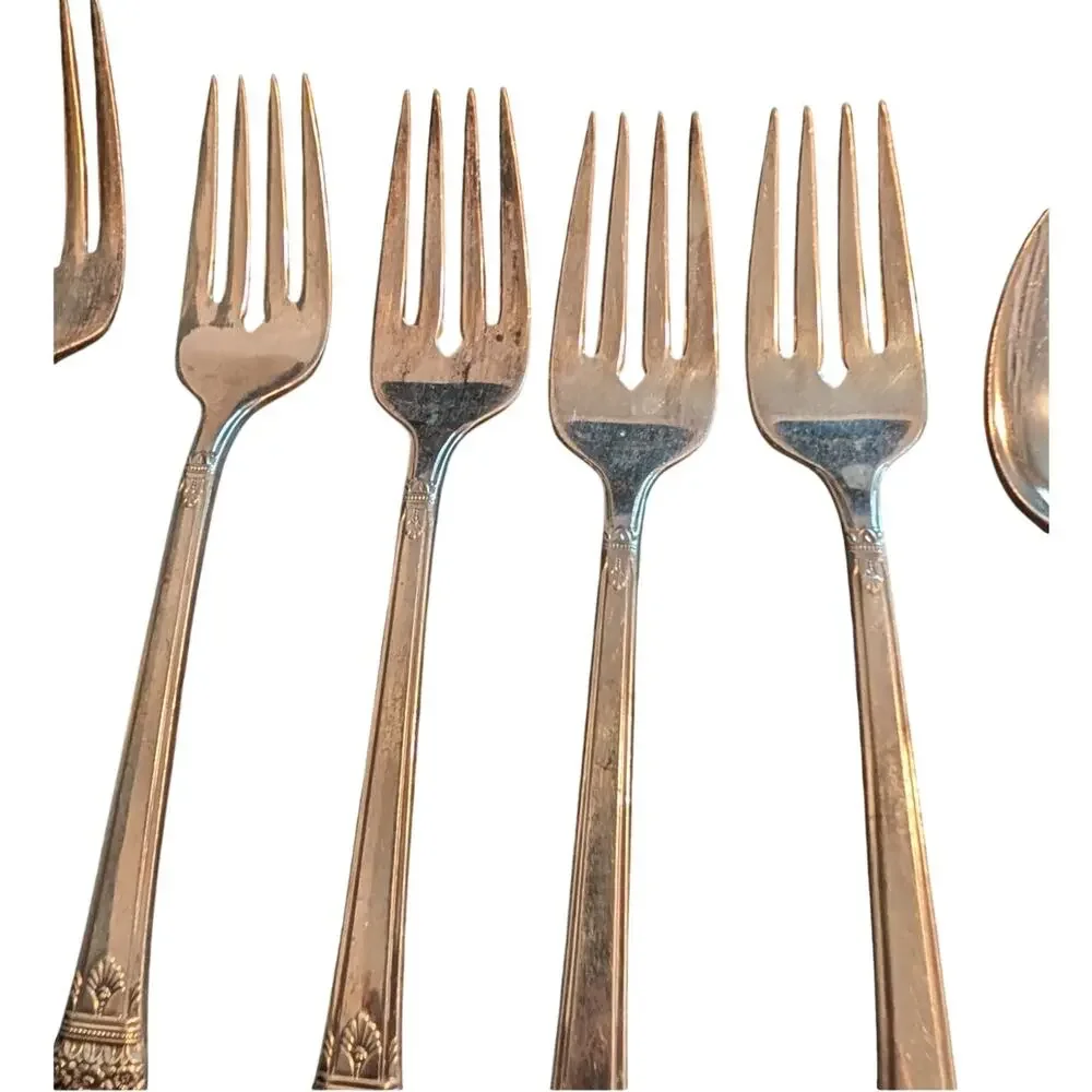 Vintage 1847 Rogers Bros FIRST LOVE Assorted 8 Piece Silverplate Flatware